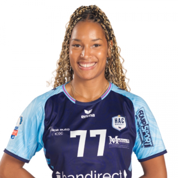 Leonore Boly